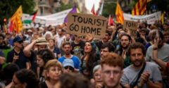 Nagyon bekeményít Barcelona a turisták felé
